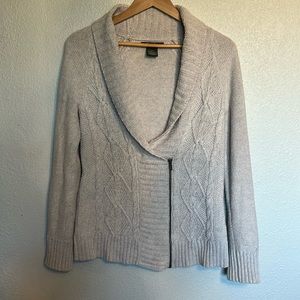 Super cute Eddie Bauer cotton zip sweater